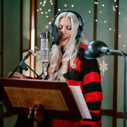 Обложка Lady Gaga - Santa Claus Is Coming To Town