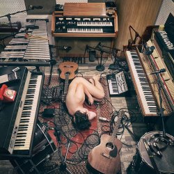 Обложка Pianoбой - Трудно быть богом