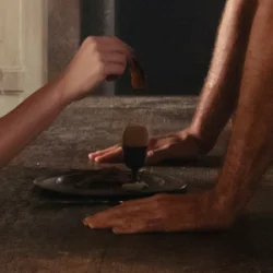 Обложка Charli xcx - Chains of Love