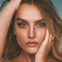 Обложка Perrie - Woman In Love