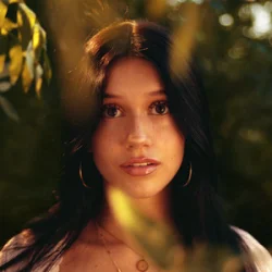 Обложка Hailey Picardi - hide and seek