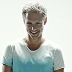 Обложка Armin van Buuren feat. Mic Burns - Empty State (Radio Edit 1)