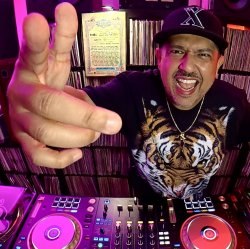 封面 DJ Xquizit - Campans Sobre Campanas (Psytrance Mix)