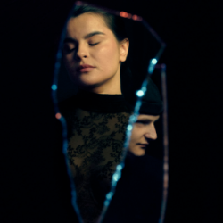 Taiia M. &  - г 