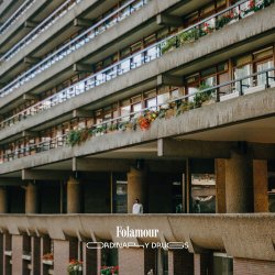 Folamour - Christmas Is Only Beautiful In TV Shows