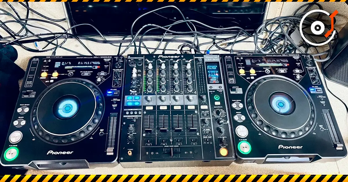 Wie der Pioneer CDJ-1000 und der DJM-800 die Welt des DJing veränderten